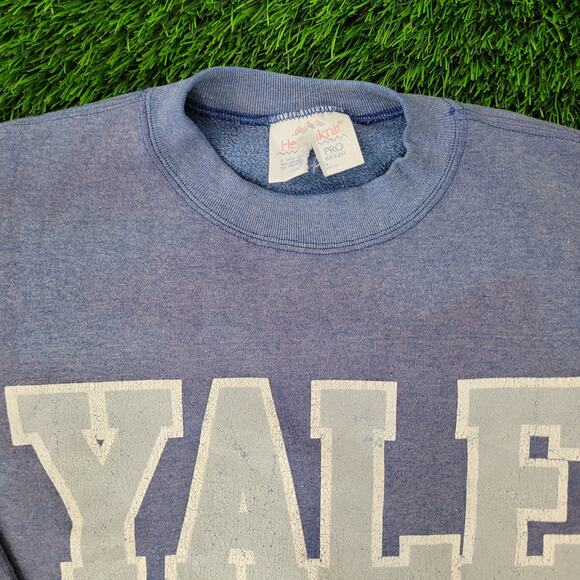 Vintage 90s YALE University Sweatshirt Womens Large 23x24 Faded Blue - Picture 10 of 15